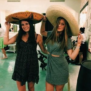 Meet your Posher, Cara